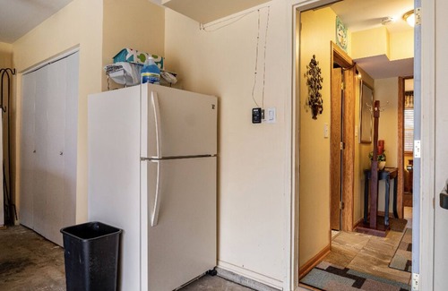 Hoffman Estates Casa | The Estates Suite con estacionamiento y espacio de oficina