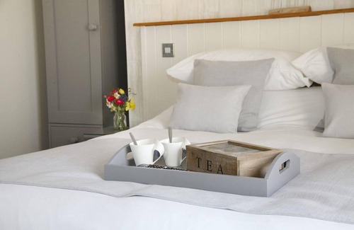 Llanrhidian Higher Cama Y Desayuno | The Estuary Bar and Rooms