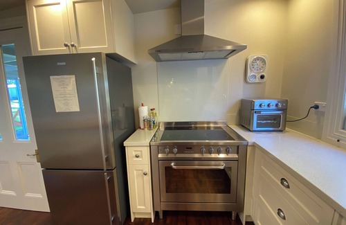 Southland Villa | The Exchange, 1880 Historic Villa, spacious & warm with 4 bedrooms & 2 bathrooms