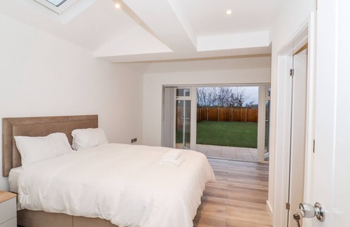 Newmarket Casa | THE EXNING HOUSE, pet friendly, with a garden in Newmarket