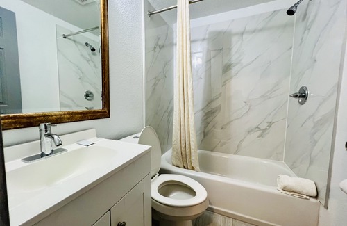 Northridge Hotel | The Express Inn