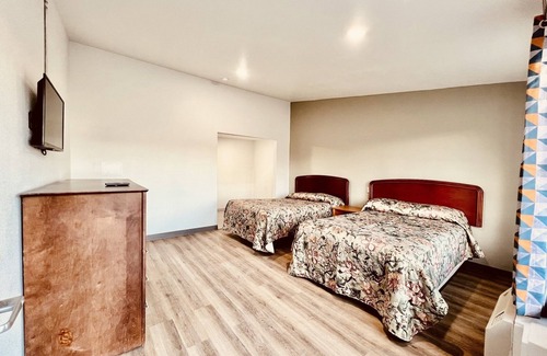 Northridge Hotel | The Express Inn