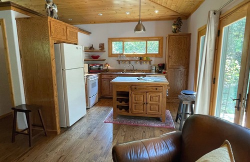Eureka Springs Casa | Fairy Hut, reserva 3 noches, obtén la 4ta noche GRATIS