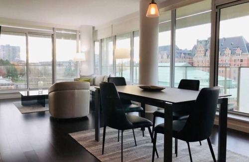 Downtown Victoria Condominio | The Falls by Victoria Royal Vacations