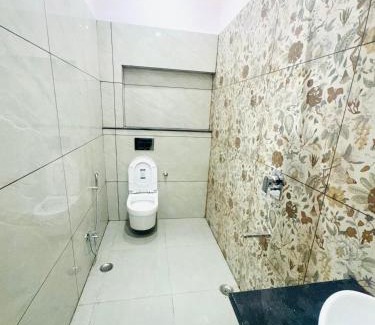 Kapoorthla Villa | The Family Courtyard, 5 Bed Room Boutique Villa and Guest Inn