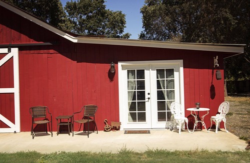 Upper Lake Casa | The Famous Red Barn! Stay w/Farm Animals & Views