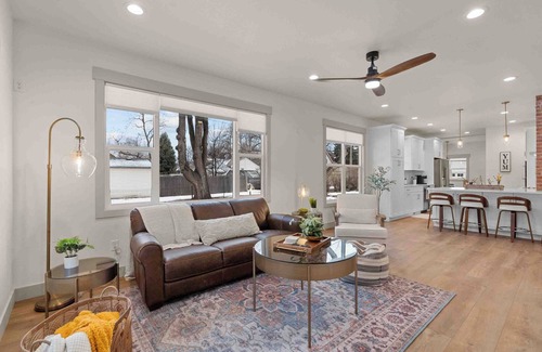 Loveland Otro | The Farmhouse in downtown Loveland/Hot Tub