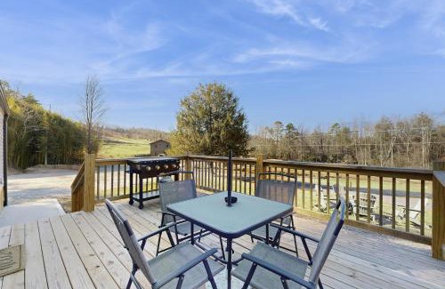 Hendersonville Casa | The FarmHouse Retreat B