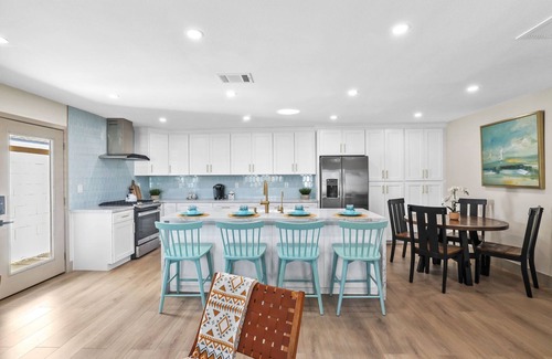 Midway City Casa | The Farmhouse Retreat