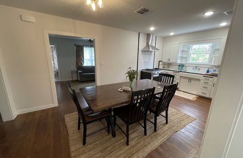 New Braunfels Casa | The Faust Haus at the Guadalupe with a hot tub !