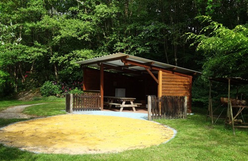 Le Fay Chalet De Esquí | EL FAY: Chalet (Curlew) en el borde del estanque en plena naturaleza.