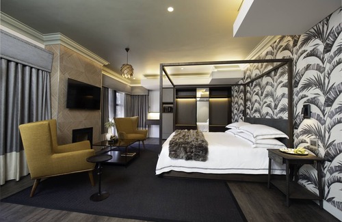 Potchefstroom Hotel | The Feather Hill Boutique Hotel