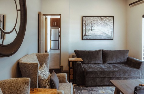 Potchefstroom Hotel | The Feather Hill Boutique Hotel