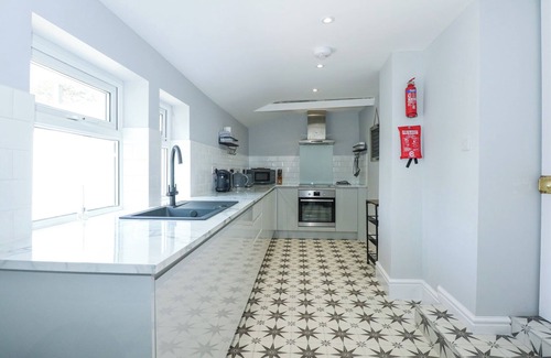 Menai Bridge Cabaña | The Fir Grove Annex