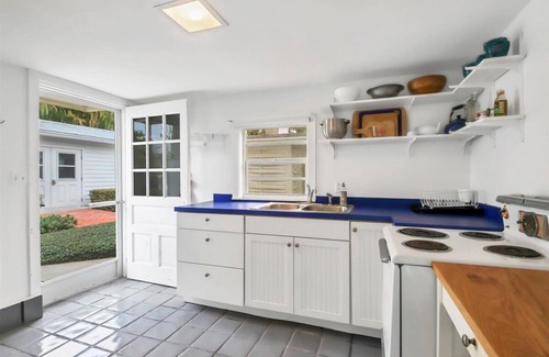 Boca Grande Casa | The Fish House - 2BR cozy cottage steps from the beach and historic downtown Boca Grande