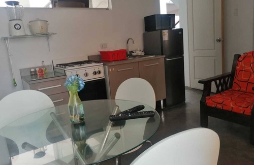 Punta Hermosa Apartamento | El Flat, familiar y acogedor, para seis huéspedes.