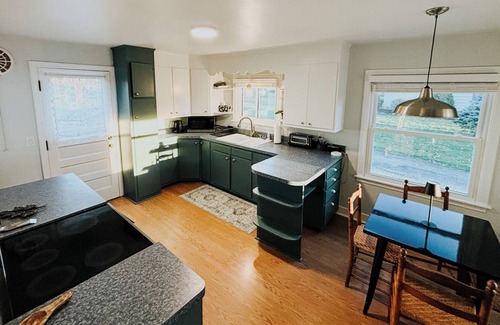 Skaneateles Casa | The Folk Soul - Your charming 2-bedroom Skaneateles get-away