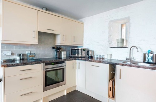 Tenby Casa | The Forge · St Davids Hideaway with Roll-top Bath & Log Burner