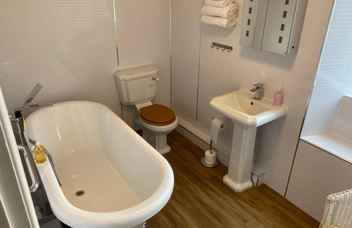 Hawes Hotel | The Fountain Hotel