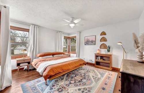 Siloam Springs Casa | The Fox Den
