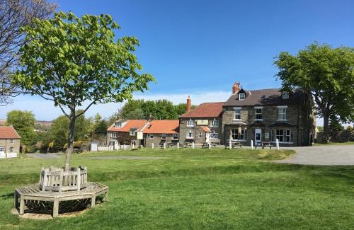 Ainthorpe Hotel | The Fox & Hounds Inn & Camping Pods