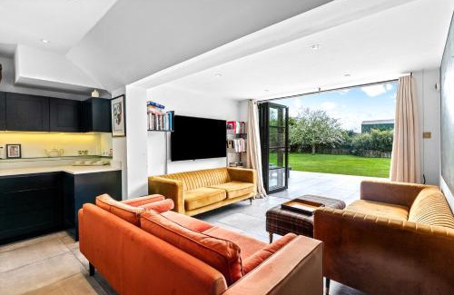 Hurley Casa | The Fox House