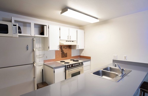 Moscow Casa | The Foxhole Townhouse; a cozy home on campus! Local coupons included!