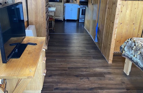 Creede Cabina | THE FRAN - WALK EVERYWHERE IN DOWNTOWN CREEDE! 1 bedroom, 1 bath (SLEEPS 2)