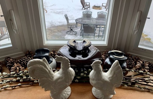 Lee Casa | El nido de Berkshire de la gallina pecosa