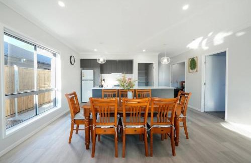 Park Ridge Casa | The Fresh Nest - Brand-New Home for Work & Rest