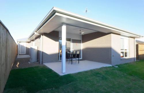 Park Ridge Casa | The Fresh Nest - Brand-New Home for Work & Rest