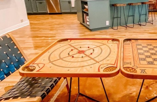 Mars Hill Casa | The fun house: fire pit, hot tub, fishing, pond, pizza oven & outdoor movie gear