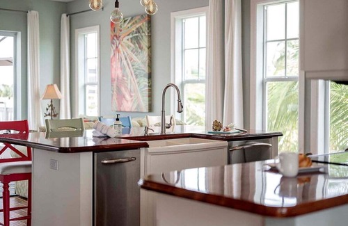 Cape Harbour Casa | The Funky Fish Shack - Marina View with Boat Slip