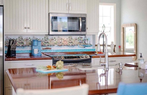 Cape Harbour Casa | The Funky Fish Shack - Marina View with Boat Slip