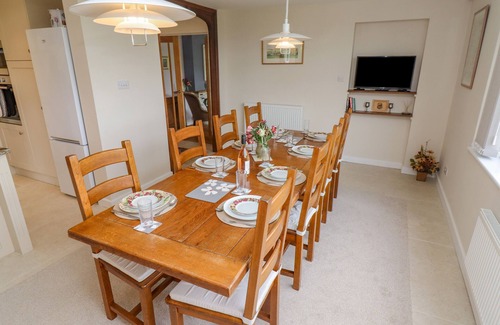 Stroud Cabaña | THE GABLES, pet friendly, character holiday cottage in Sheepscombe
