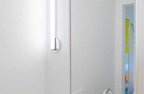 East Hill Hotel | The Gallatin 218 Cozy Full, Colorful Boutique Hotel