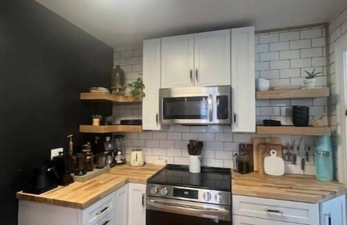 Southern Pines Cabaña | The Gallery - 2 bd Boutique Southern Pines Cottage