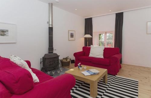 Kingsbridge Casa | The Gallery