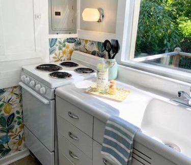 Hendersonville Casa | The Garden Cottage