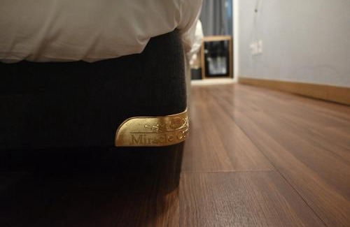 Ikseon-dong Hanok Village Hotel | The garden hotel