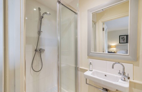 East Dean and Friston Casa | The Garden Room - Tiger Inn