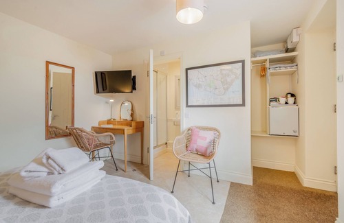 East Dean and Friston Casa | The Garden Room - Tiger Inn