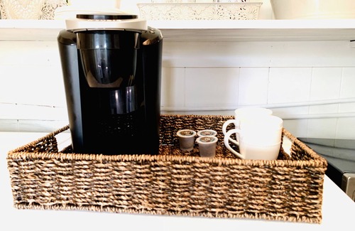 Spring Hill Apartamento | The Gardenia Suites in The Heart of Spring Hill-A