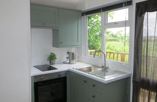 Clyst St Mary Apartamento | The Garret Studio Apartment,Balcony views & Parking