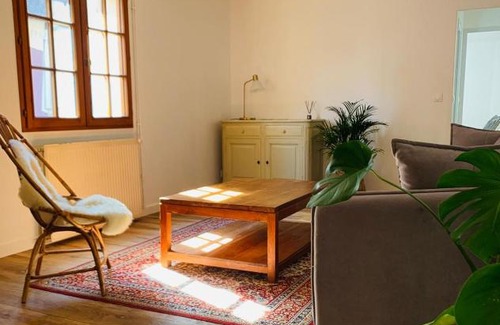 Santenay Casa | The Gate House & Winery
