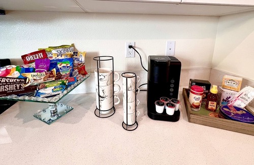 Moreno Valley Casa | The Gated Luxe Valley Home