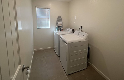 Moreno Valley Casa | The Gated Luxe Valley Home