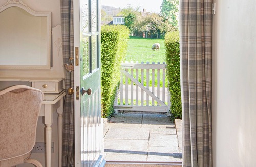 Wells Cabaña | The Gatehouse Cottage