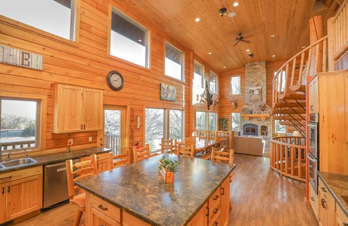 Fergus Falls Casa | The Gathering Lodge is a relaxing, private log house with a stunning view.
