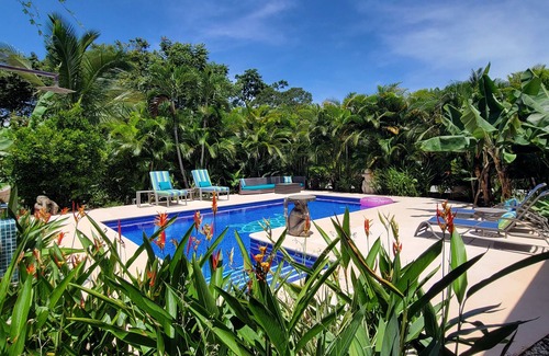 Atenas Casa | LA GEMA DE ATENAS: RETIRO DEL PARAÍSO TROPICAL